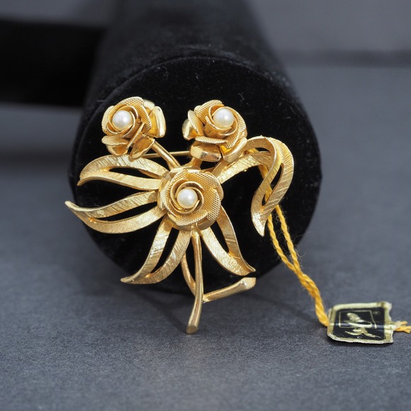 Coro Jewelry - Coro Rose Brooch Pin Gold Tone Pearl Flower Bouquet Ribbon Bow Textured Vintage